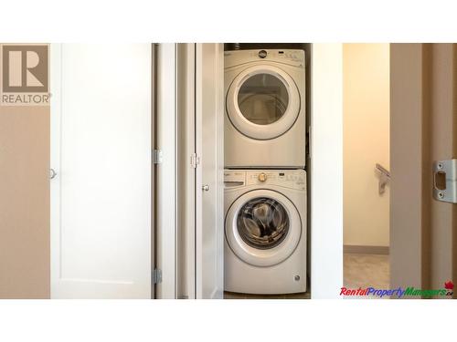 210 7001 Royal Oak Avenue, Burnaby, BC - Indoor Photo Showing Laundry Room