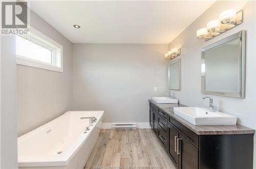 4 Francfort Cres, Moncton, NB - Indoor Photo Showing Bathroom