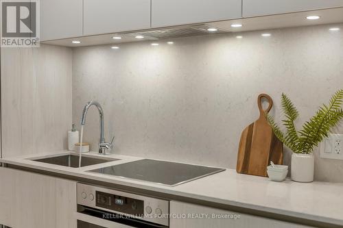 3215 - 35 Mercer Street, Toronto, ON - Indoor Photo Showing Kitchen