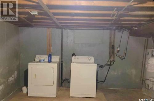 404 Second Avenue, Spy Hill, SK - Indoor Photo Showing Laundry Room