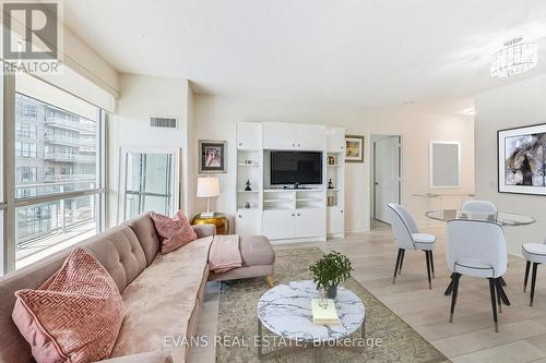 #324 - 80 Marine Parade Drive, Toronto, ON - Indoor Photo Showing Living Room