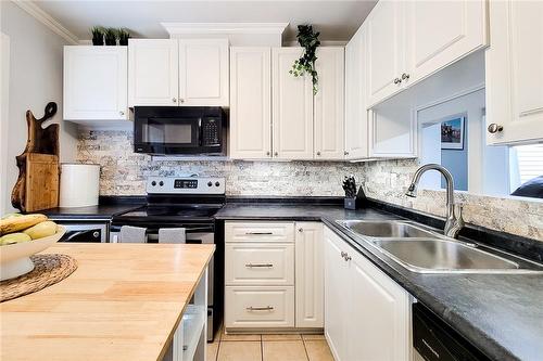 109 Mcanulty Boulevard, Hamilton, ON - Indoor Photo Showing Kitchen With Double Sink