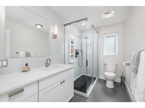 17246 Pilot Bay Road, Crawford Bay, BC - Indoor Photo Showing Bathroom