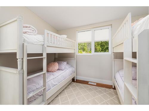 17246 Pilot Bay Road, Crawford Bay, BC - Indoor Photo Showing Bedroom
