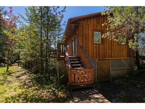 17246 Pilot Bay Road, Crawford Bay, BC - Outdoor