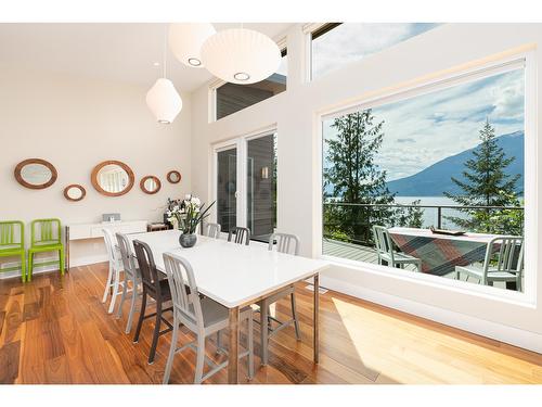 17246 Pilot Bay Road, Crawford Bay, BC - Indoor Photo Showing Dining Room