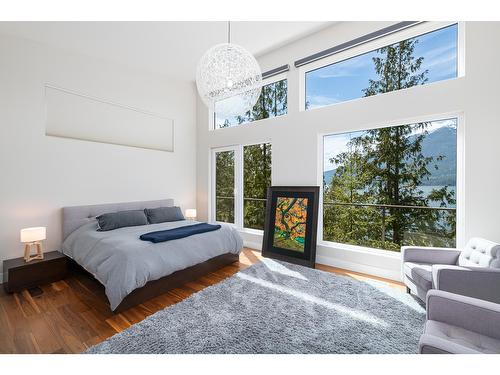 17246 Pilot Bay Road, Crawford Bay, BC - Indoor Photo Showing Bedroom