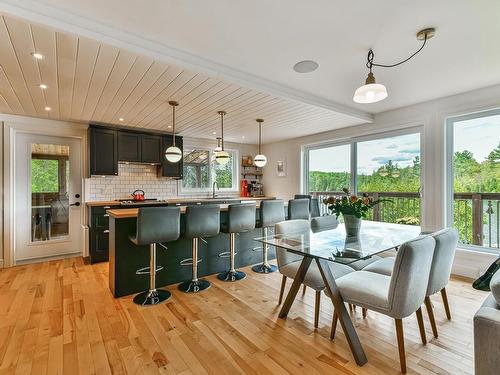 Dining room - 53 Ch. Du Lac-Morency, Saint-Hippolyte, QC - Indoor Photo Showing Dining Room