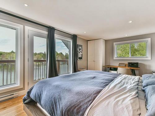 Master bedroom - 53 Ch. Du Lac-Morency, Saint-Hippolyte, QC - Indoor Photo Showing Bedroom