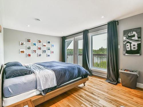 Master bedroom - 53 Ch. Du Lac-Morency, Saint-Hippolyte, QC - Indoor Photo Showing Bedroom