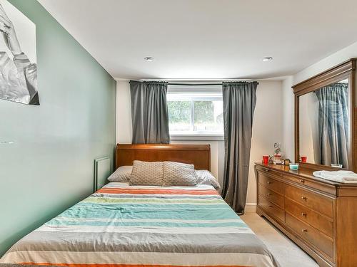 Intergenerational - 53 Ch. Du Lac-Morency, Saint-Hippolyte, QC - Indoor Photo Showing Bedroom