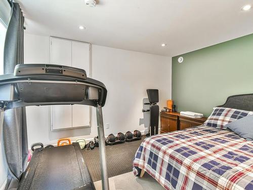 Intergenerational - 53 Ch. Du Lac-Morency, Saint-Hippolyte, QC - Indoor Photo Showing Bedroom