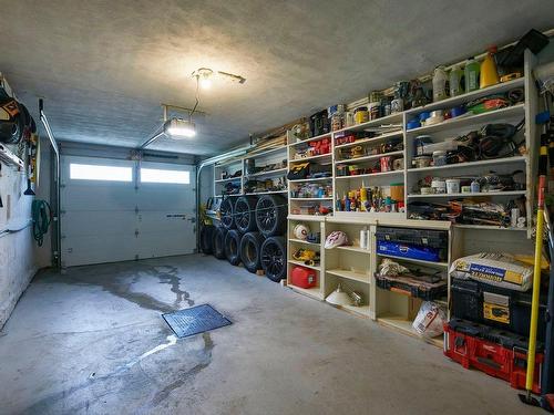 Garage - 156 Av. Westcliffe, Pointe-Claire, QC - Indoor Photo Showing Garage