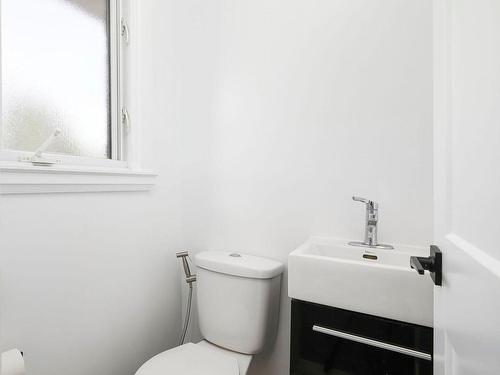 Salle d'eau - 156 Av. Westcliffe, Pointe-Claire, QC - Indoor Photo Showing Bathroom