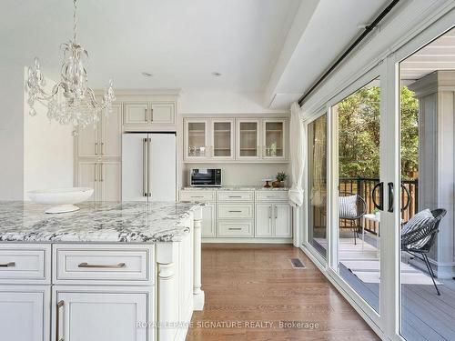 61 Seventh St, Toronto, ON - Indoor Photo Showing Kitchen With Upgraded Kitchen