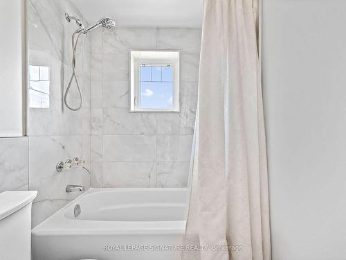 61 Seventh St, Toronto, ON - Indoor Photo Showing Bathroom