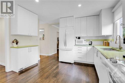 436 Mansfield Avenue, Ottawa, ON - Indoor Photo Showing Kitchen With Double Sink