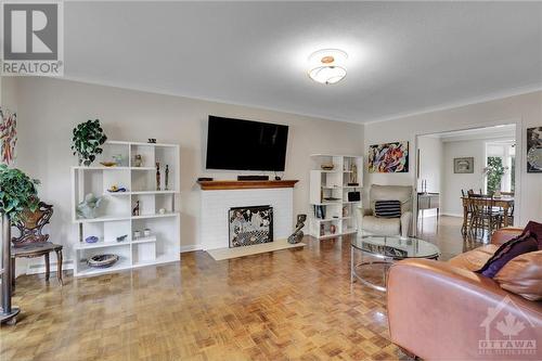 436 Mansfield Avenue, Ottawa, ON - Indoor Photo Showing Living Room With Fireplace