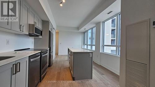 901 - 1063 Douglas Mccurdy Comm Circle E, Mississauga, ON - Indoor Photo Showing Kitchen