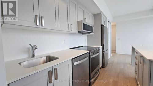 901 - 1063 Douglas Mccurdy Comm Circle E, Mississauga, ON - Indoor Photo Showing Kitchen