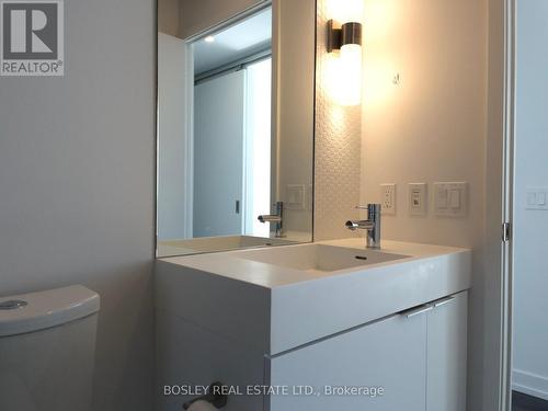 2807 - 33 Helendale Avenue, Toronto, ON - Indoor Photo Showing Bathroom