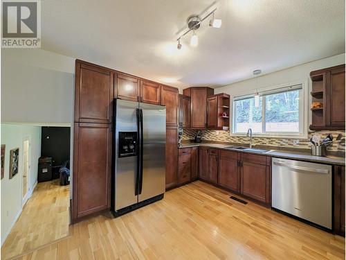 1041 Stirling Drive, Prince George, BC - Indoor Photo Showing Kitchen