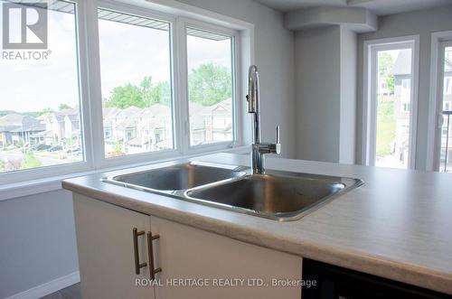 302 - 340 Florence Drive, Peterborough, ON - Indoor Photo Showing Kitchen With Double Sink