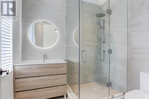 466 Castlefield Avenue, Toronto, ON - Indoor Photo Showing Bathroom