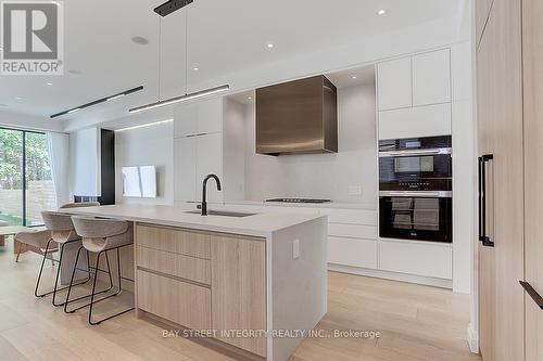 466 Castlefield Avenue, Toronto, ON - Indoor Photo Showing Kitchen With Upgraded Kitchen