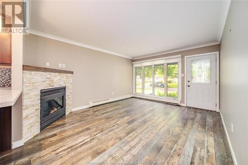 1704 Glendale Avenue, Windsor, ON - Indoor With Fireplace