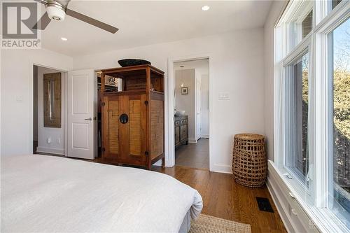 121 Hamilton Avenue N, Ottawa, ON - Indoor Photo Showing Bedroom