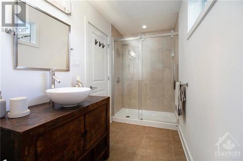 121 Hamilton Avenue N, Ottawa, ON - Indoor Photo Showing Bathroom