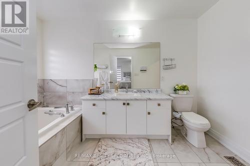 61 Tiberini Way, Bradford West Gwillimbury, ON - Indoor Photo Showing Bathroom