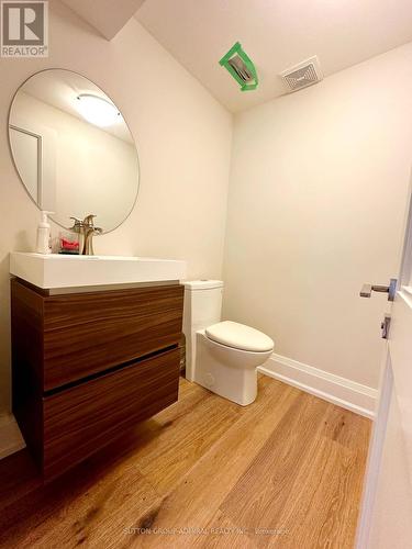 10 Isherwood Crescent, Vaughan, ON - Indoor Photo Showing Bathroom