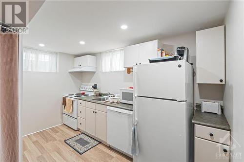 1377 Mayview Avenue, Ottawa, ON - Indoor Photo Showing Kitchen With Double Sink