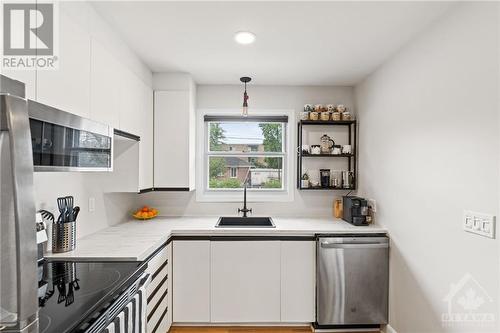 1377 Mayview Avenue, Ottawa, ON - Indoor Photo Showing Kitchen