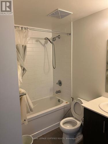 1907 - 360 Square One Drive, Mississauga, ON - Indoor Photo Showing Bathroom