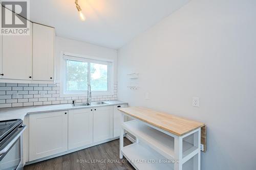 60 - 443 Victoria Road N, Guelph, ON - Indoor Photo Showing Kitchen With Double Sink