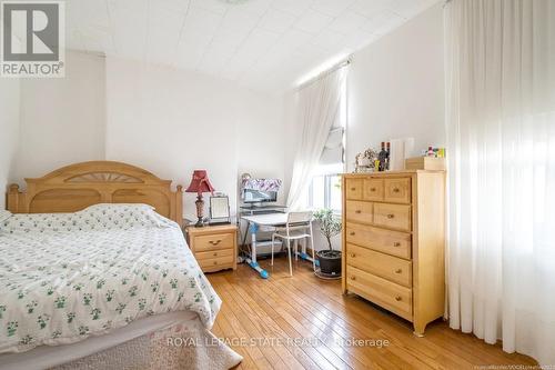 170 Cannon Street W, Hamilton, ON - Indoor Photo Showing Bedroom