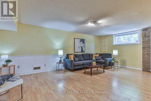 76 Speight Crescent, London, ON - Indoor Photo Showing Living Room With Fireplace