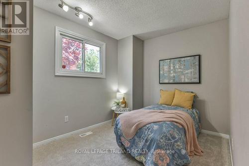 76 Speight Crescent, London, ON - Indoor Photo Showing Bedroom