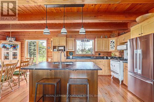 545413 Sideroad 4A Sideroad, Grey Highlands, ON - Indoor Photo Showing Kitchen