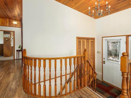 208 36Th Avenue, Erickson, BC - Indoor Photo Showing Other Room