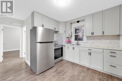 119 Centre Street, Belleville, ON - Indoor Photo Showing Kitchen