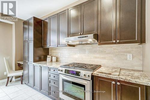 76 Augustine Avenue, Richmond Hill, ON - Indoor Photo Showing Kitchen With Upgraded Kitchen