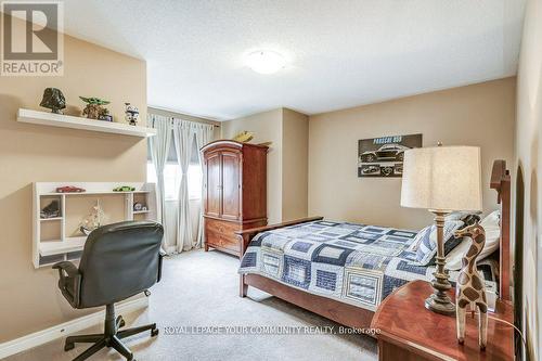 76 Augustine Avenue, Richmond Hill, ON - Indoor Photo Showing Bedroom