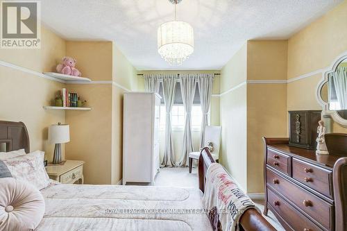 76 Augustine Avenue, Richmond Hill, ON - Indoor Photo Showing Bedroom