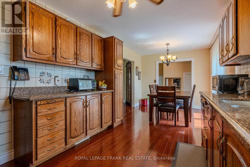 940 Townline Road S, Oshawa, ON - Indoor Photo Showing Kitchen