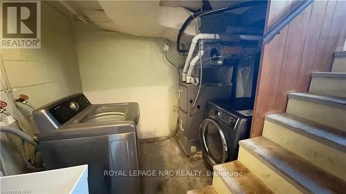 8 Byrne Boulevard, St. Catharines, ON - Indoor Photo Showing Laundry Room