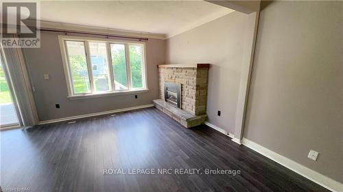 8 Byrne Boulevard, St. Catharines, ON - Indoor With Fireplace